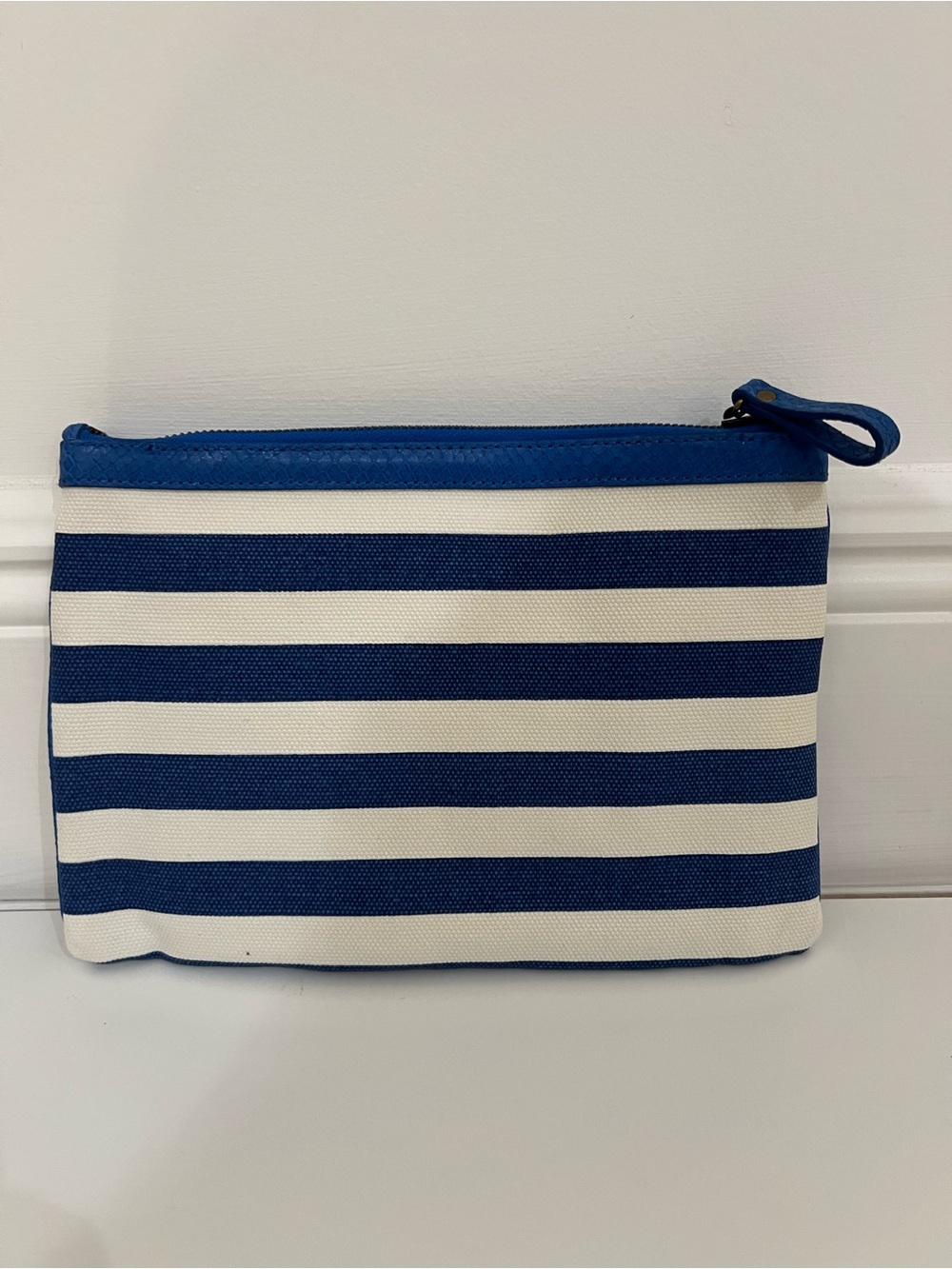 NWT Vintage Ann Taylor Blue & white striped bag with zipper closure